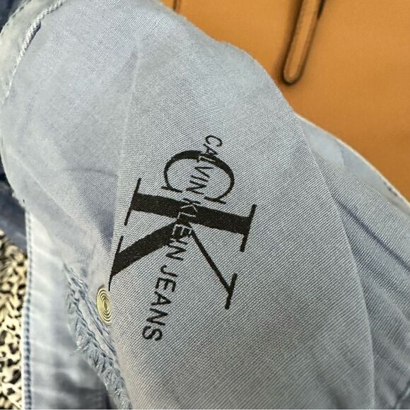 Calvin Klein size 6 or size 4 jeans - Picture 3 of 8